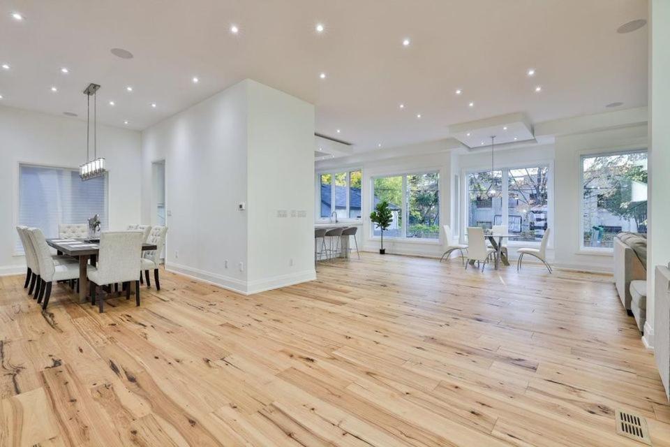 Executive Room In Toronto Next To Yorkdale Shopping Centre ภายนอก รูปภาพ