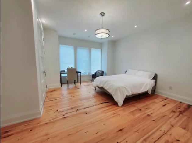 Executive Room In Toronto Next To Yorkdale Shopping Centre ภายนอก รูปภาพ